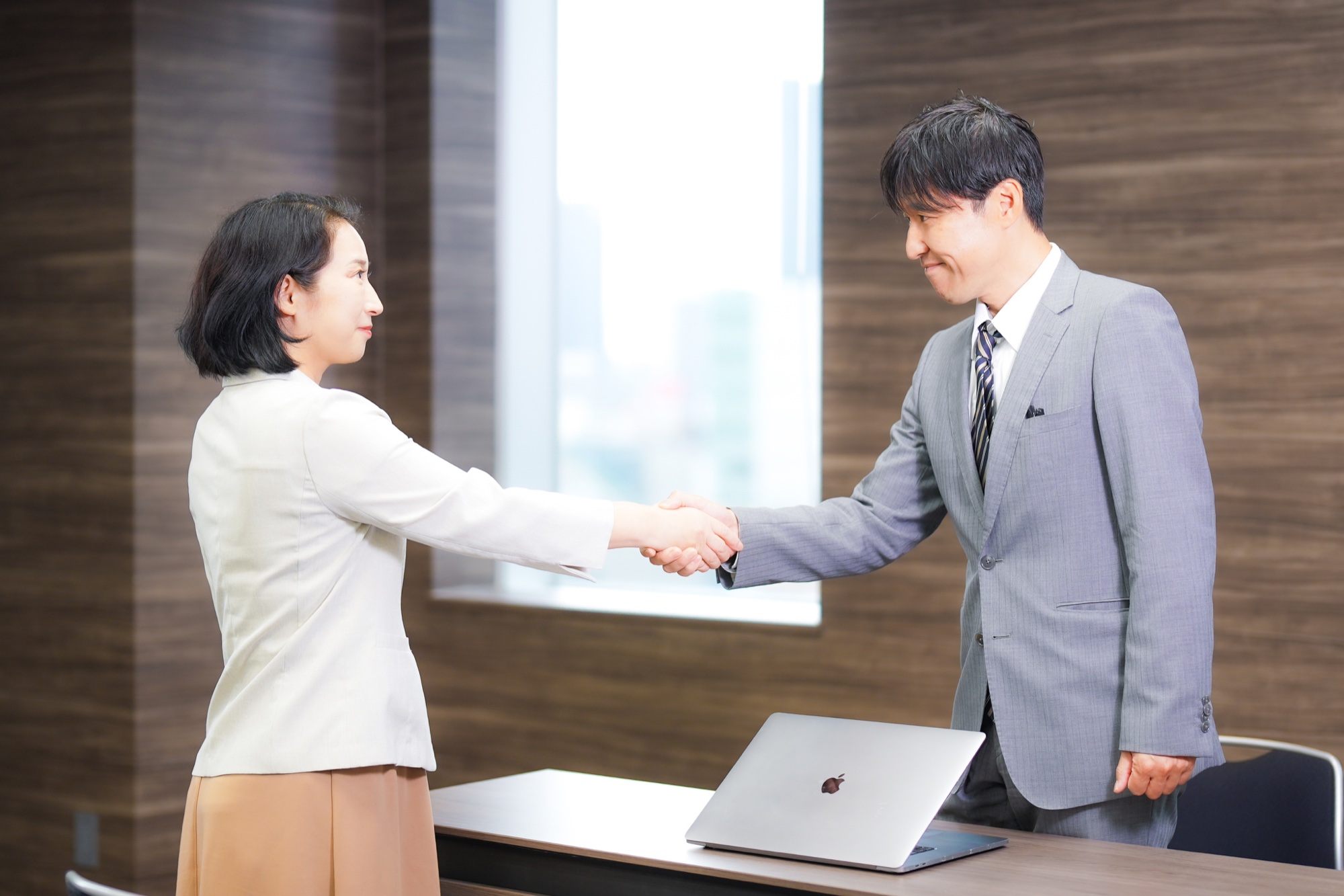 AI導入について相談する様子